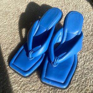 BLUE THONG SANDAL
